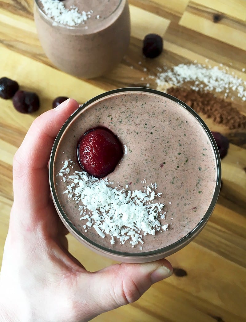 chocolate cherry spinach smoothie Fit Mama Real Food