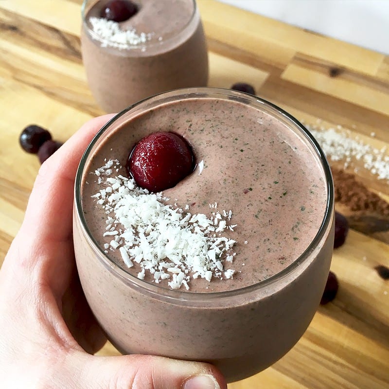 chocolate cherry spinach smoothie Fit Mama Real Food