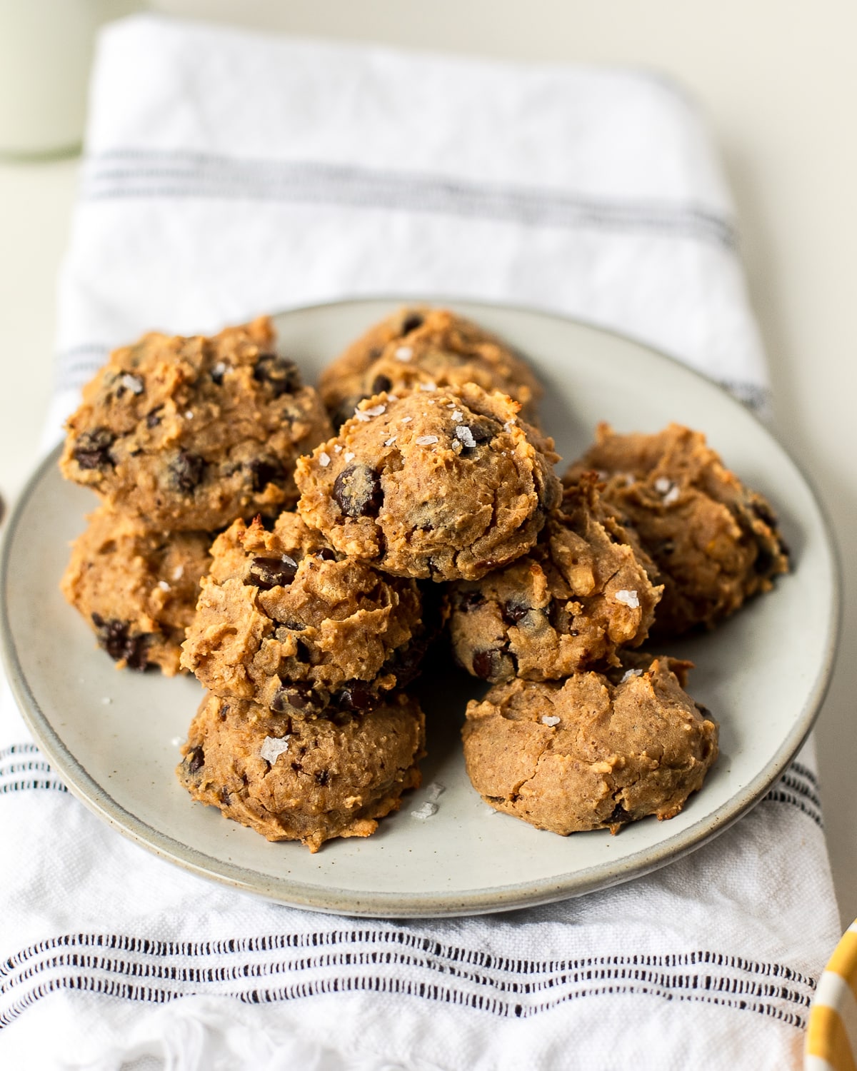 chocolate chip chickpea cookies