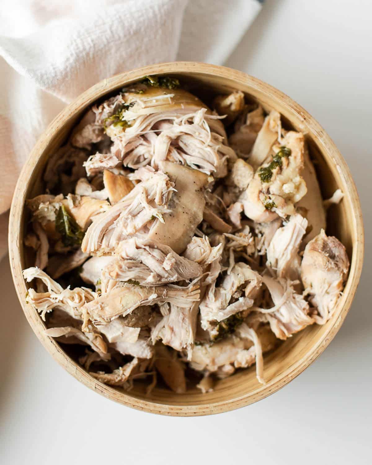 How to make crockpot chicken noodle and kale soup