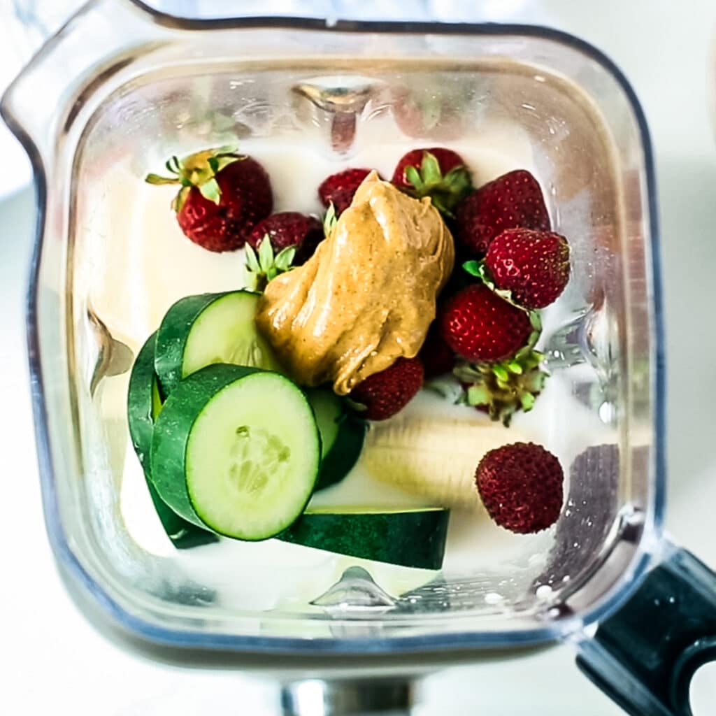 how to make a Strawberry Banana Peanut Butter Smoothie