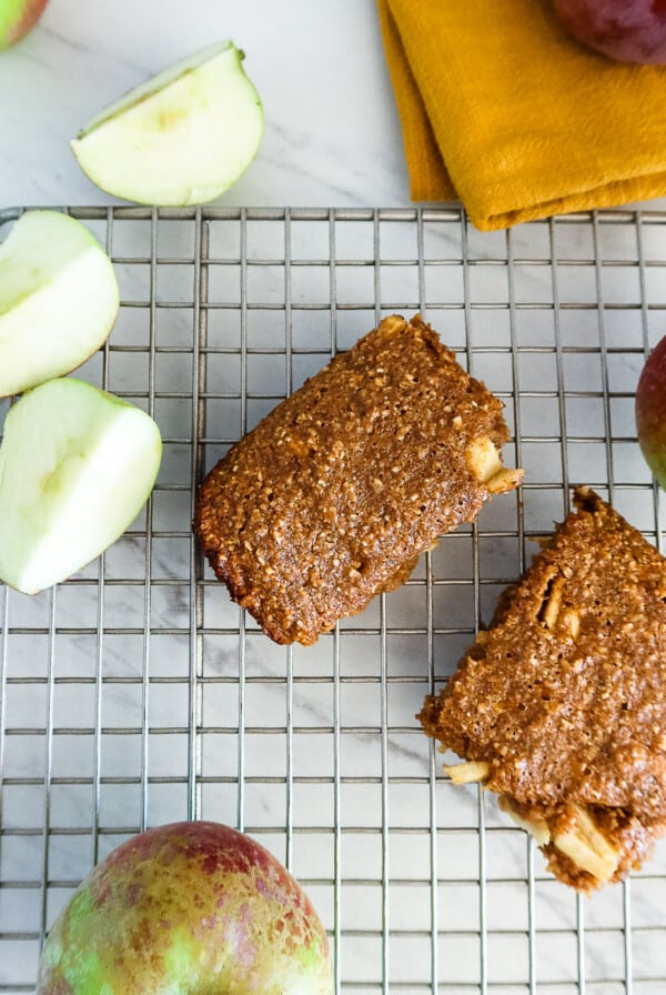 Apple pie protein bars