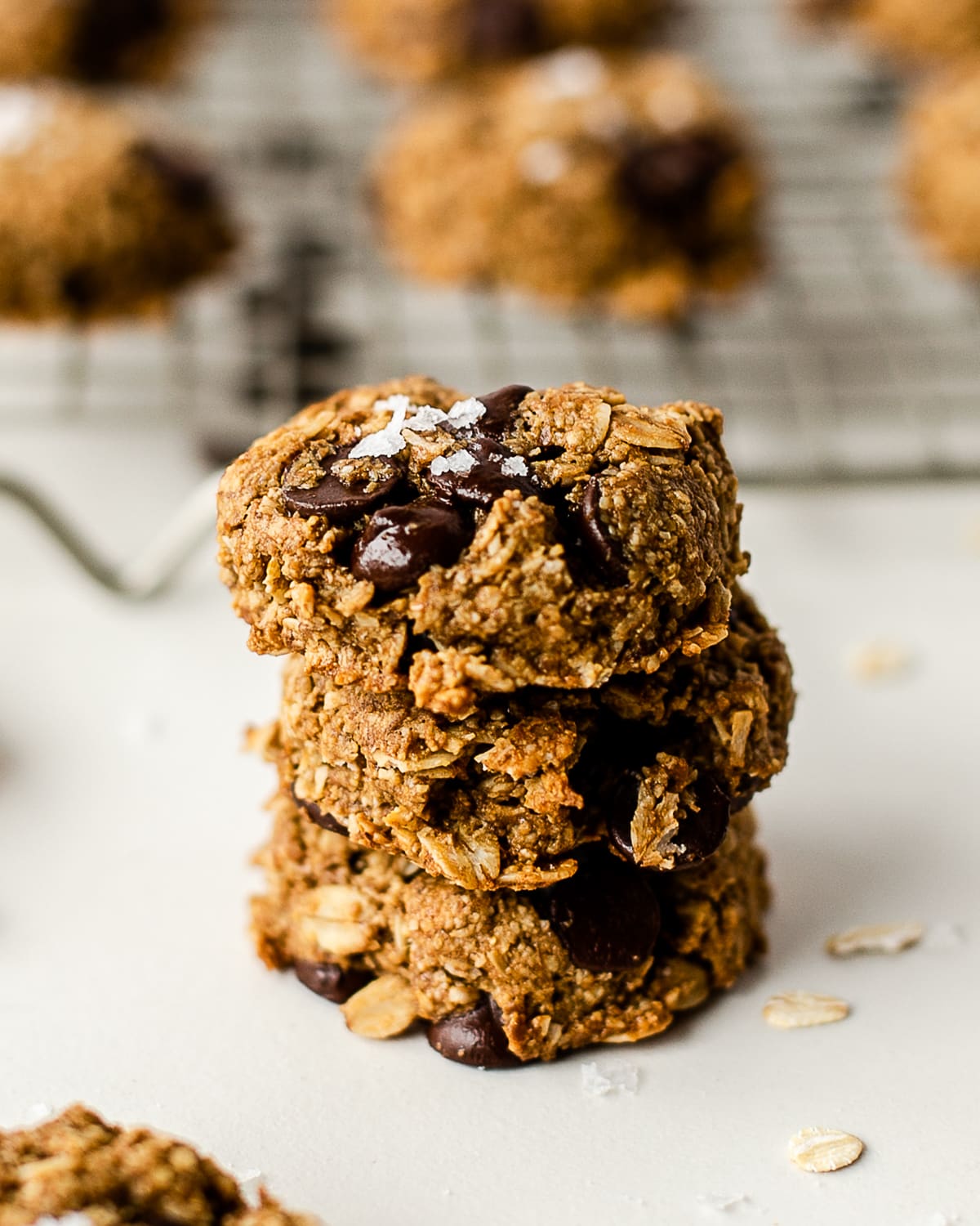 Vegan Oatmeal Chocolate Chip Cookies | Fit Mama Real Food