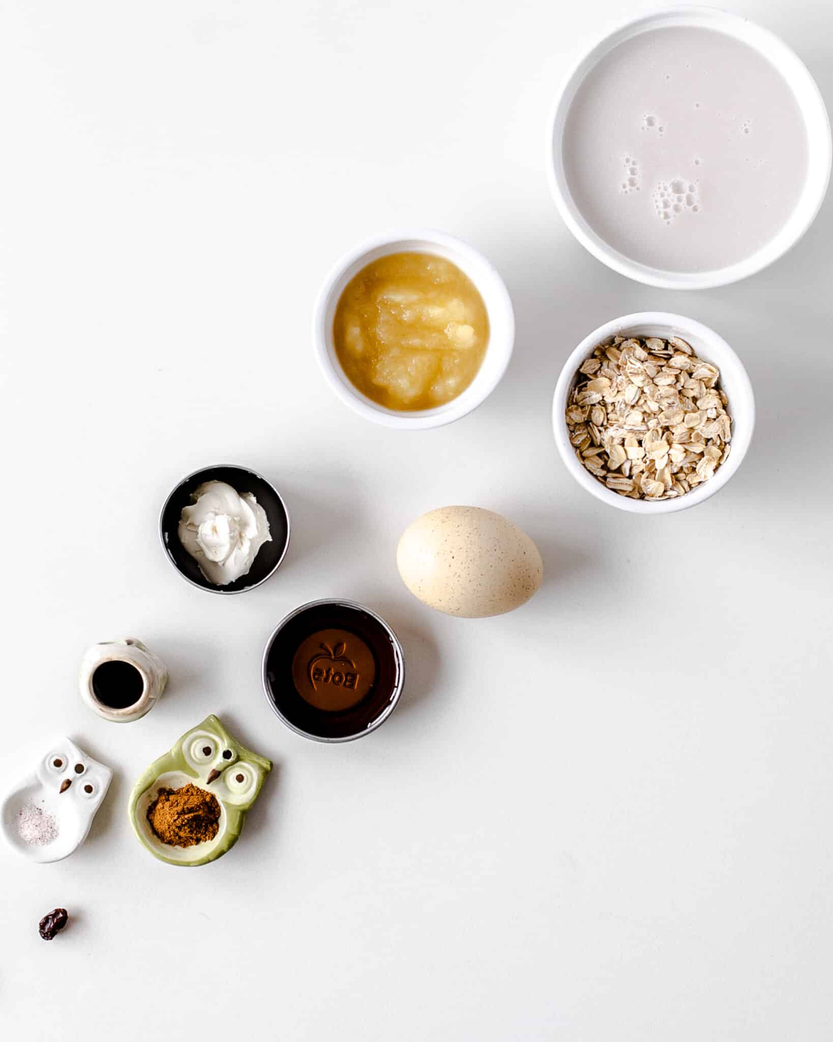 ingredients for cinnamon bun oatmeal