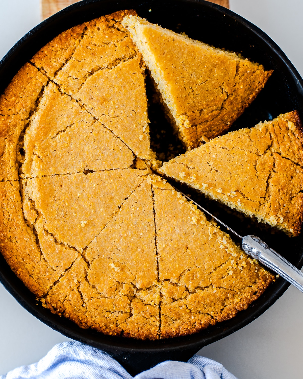 how to make cornbread in a skillet