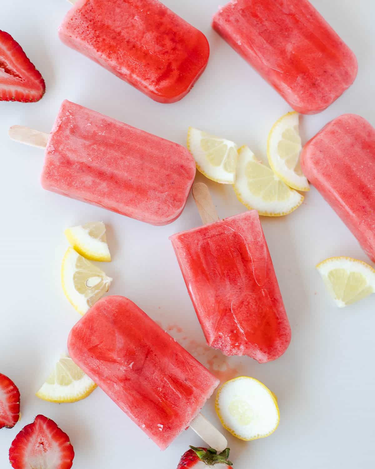 creamy strawberry lemonade popsicles