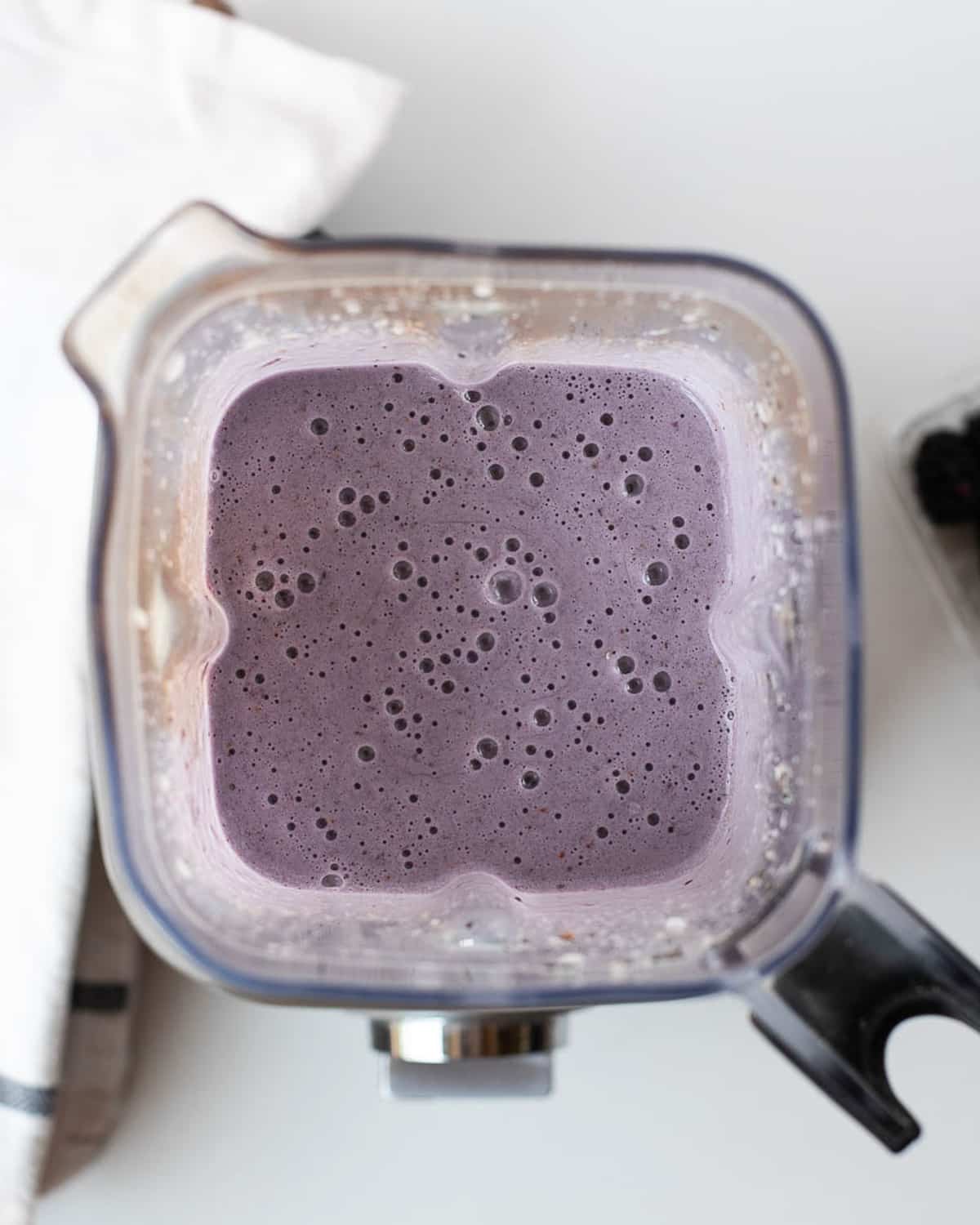 how to make a healthy blackberry smoothie with almond milk and cauliflower