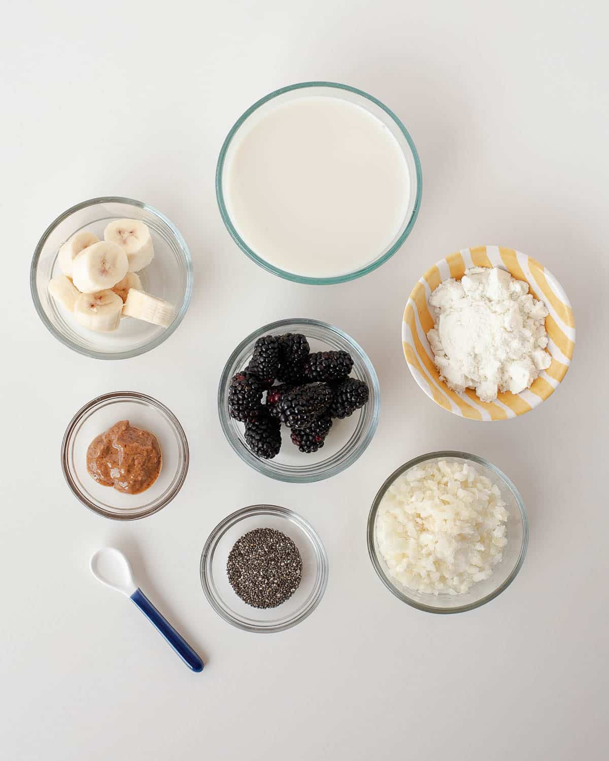 Ingredients for blackberry almond smoothie