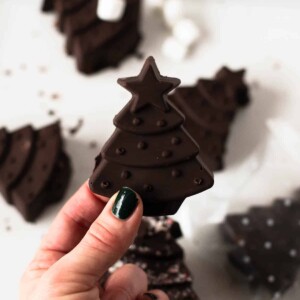 christmas hot cocoa bombs