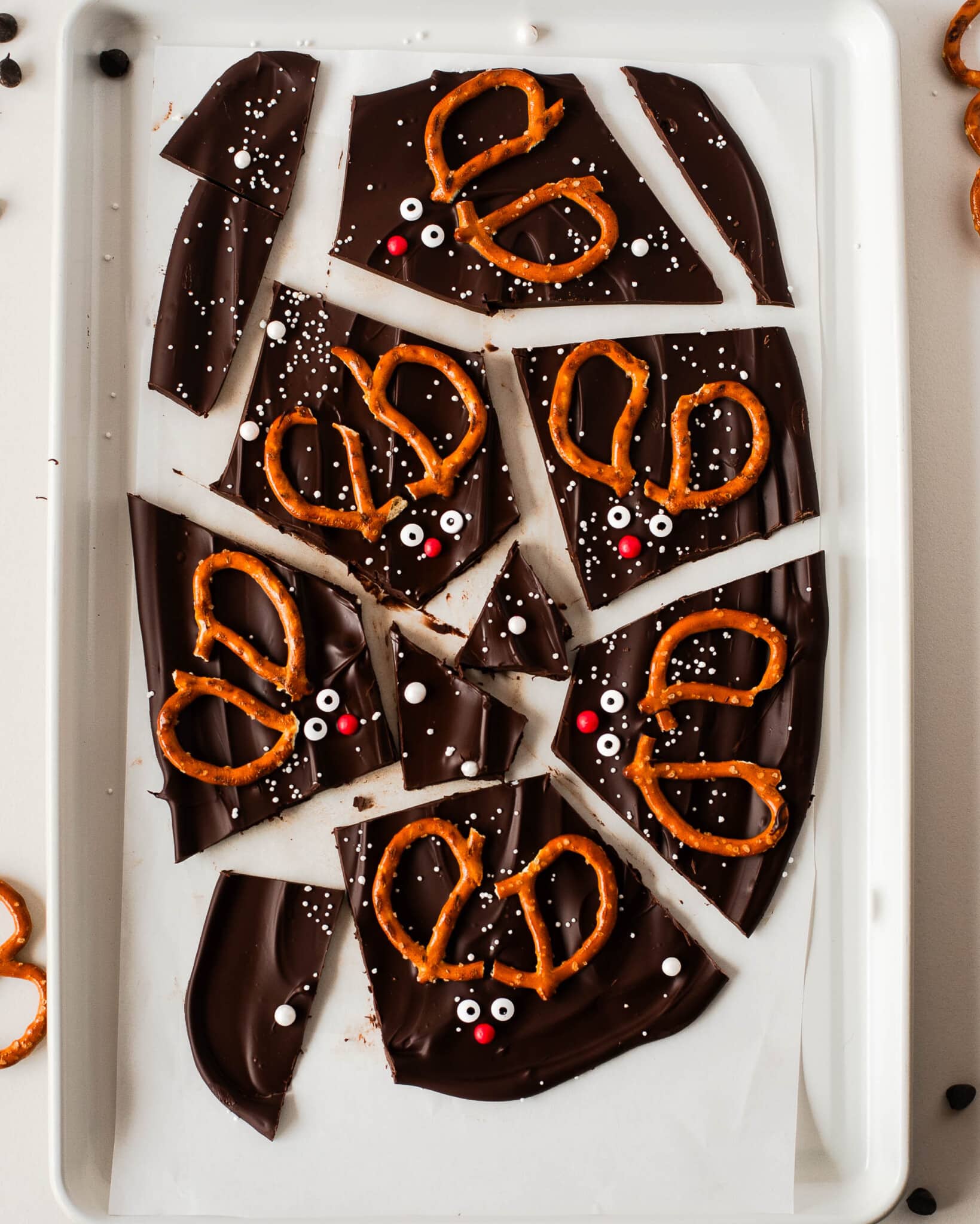 How to make chocolate reindeer bark
