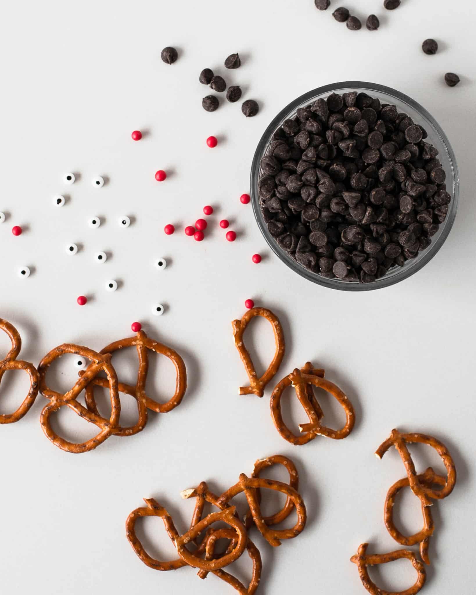 Simple ingredients you'll need for Christmas chocolate bark