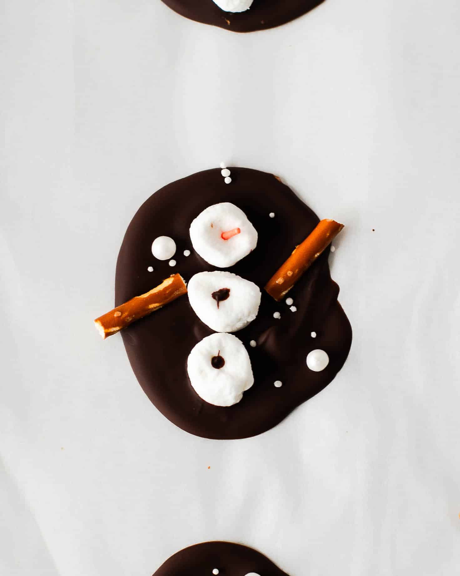 Easy Snowman Chocolate Bark Recipe with Marshmallows