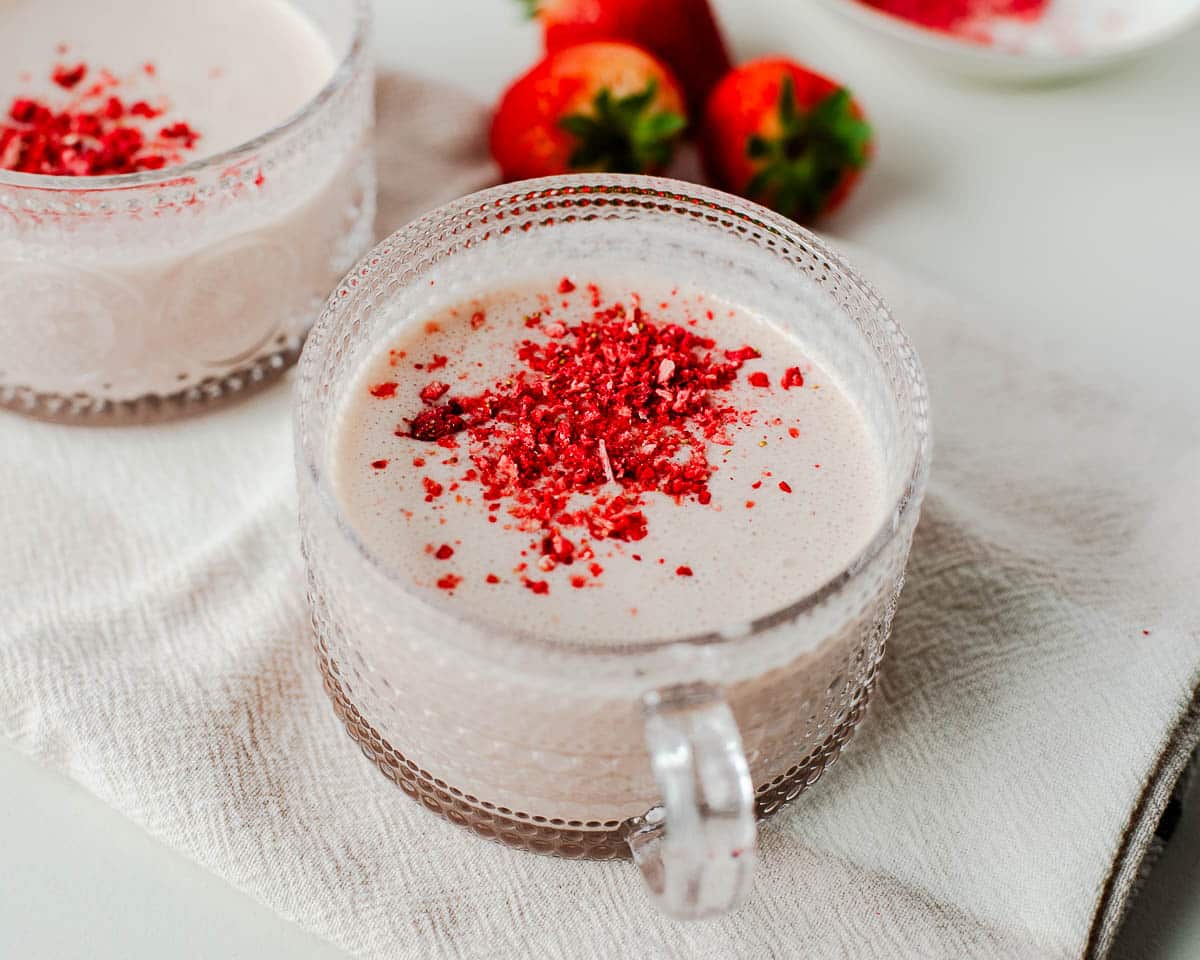 refined sugar free hot chocolate with strawberries blended in