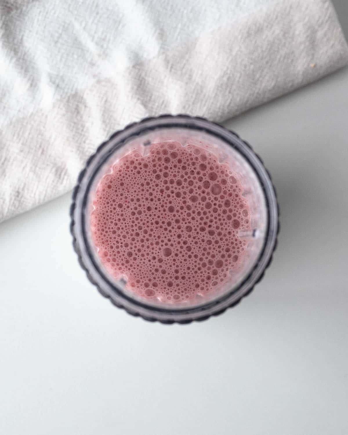 How to make a strawberry hot chocolate mix