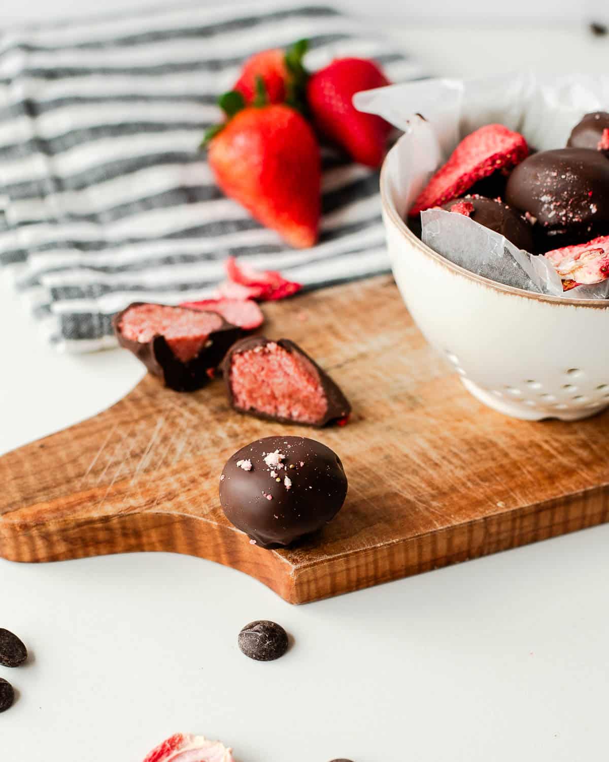 freeze-dried strawberry protein balls