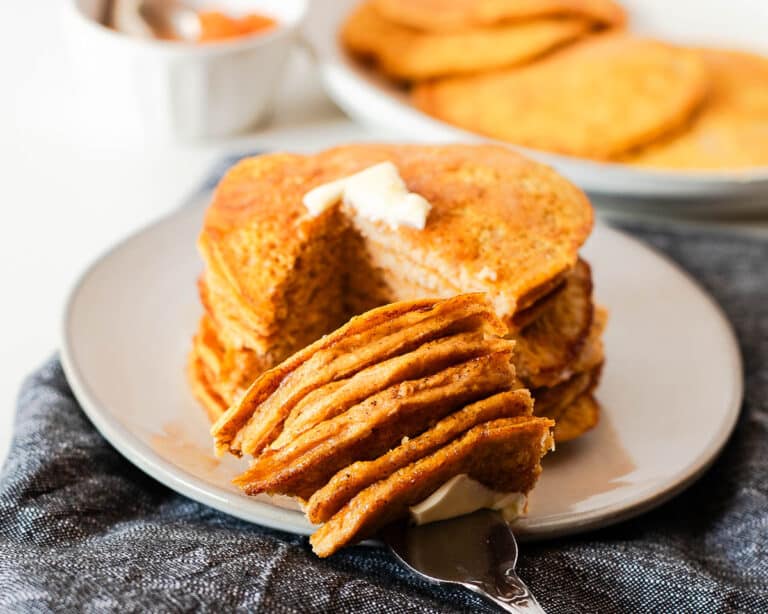 Flourless Cottage Cheese Pancakes - High‐Protein Breakfast
