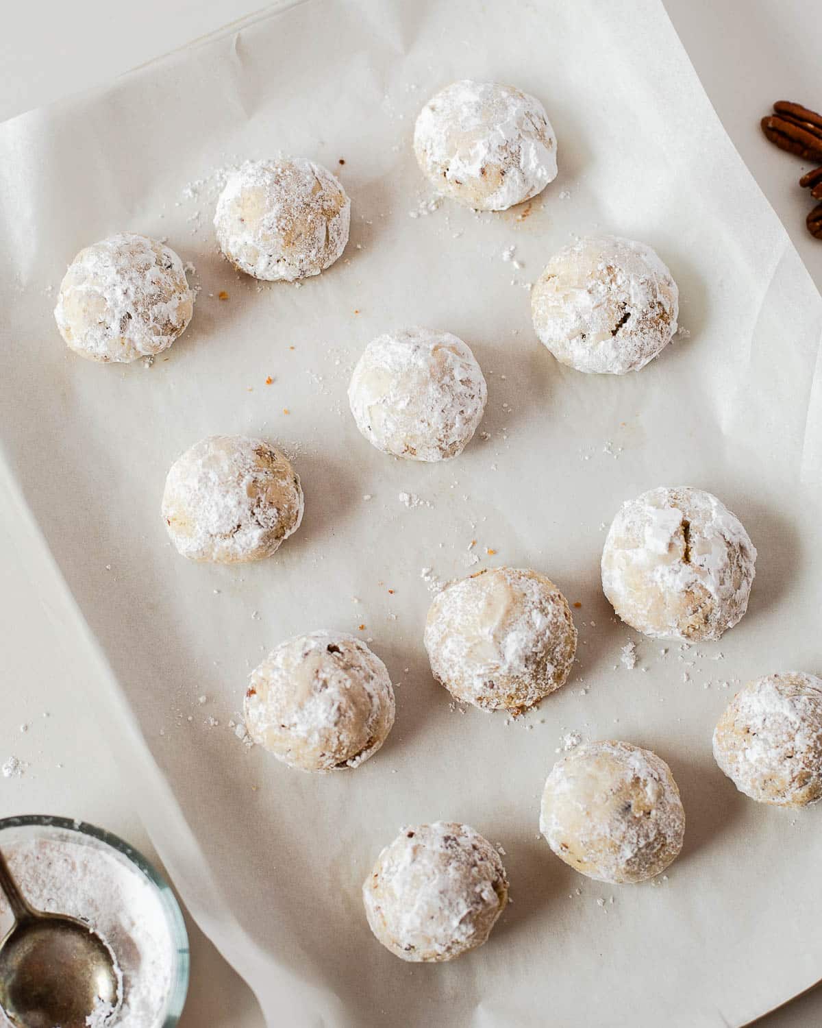 How to make healthy snowball cookies